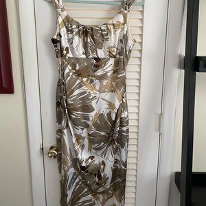 London Times. Size 14. Like New.